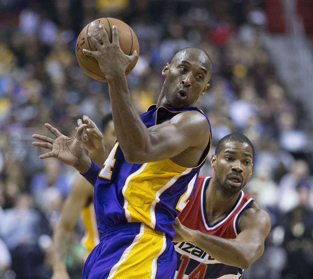 Kobe_Bryant_vs_Gary_Neal