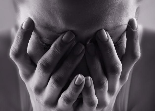 crying_woman_bw_h_645_450